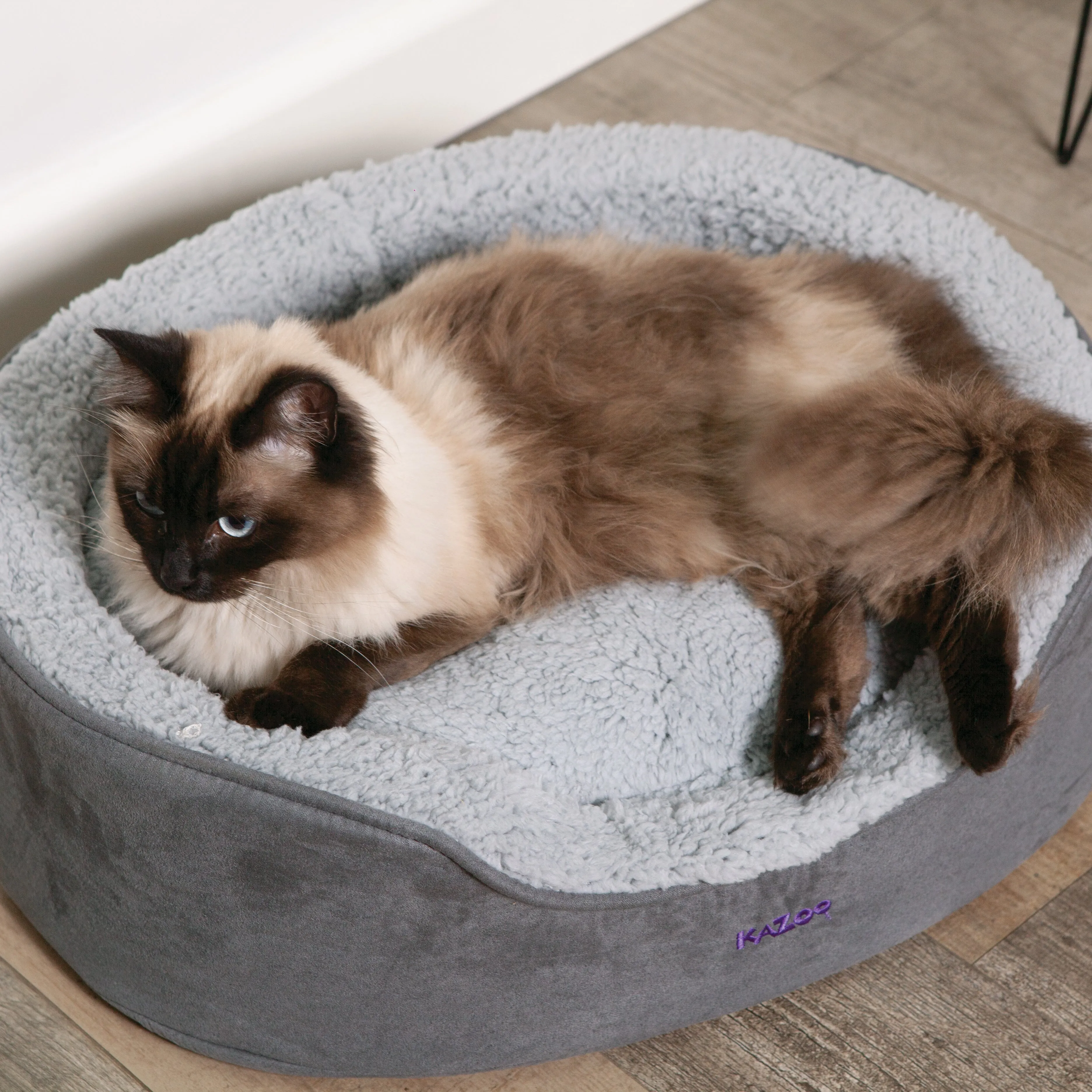 Manhattan Bed - Grey & White - Cat