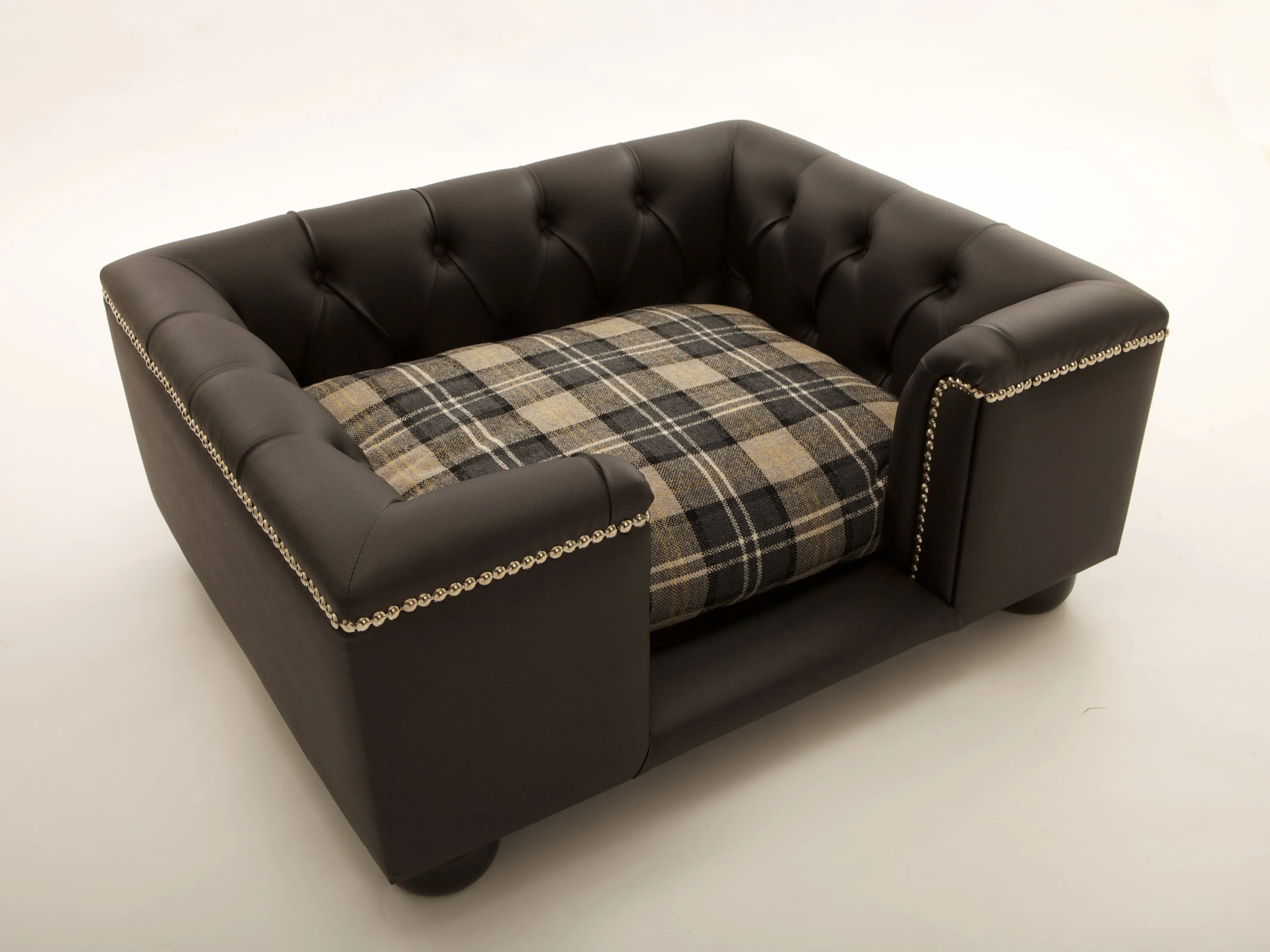 "Sandringham" Dog Beds - Real Leathers